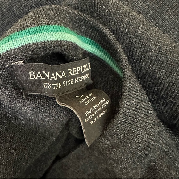 Banana Republic Extra Fine Merino Wool V Neck Sweater Size Large - Picture 5 of 5